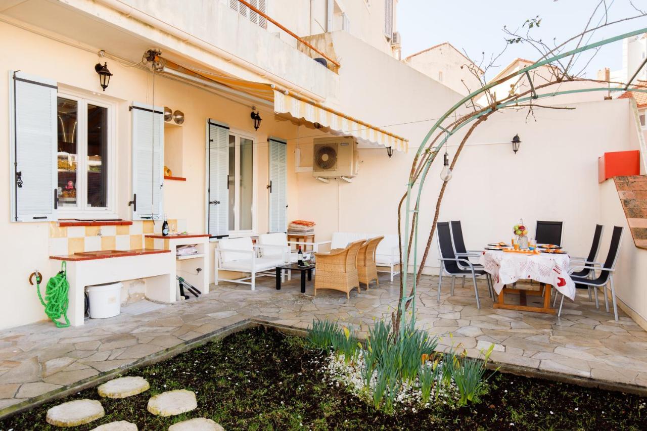 Little Garden Yourhosthelper คานส์ ภายนอก รูปภาพ